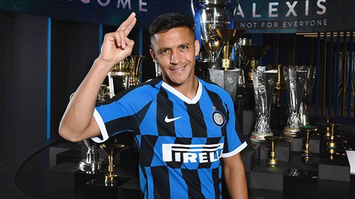 Chuyển nhượng MU 19/6: Inter Milan mượn tiếp Sanchez, MU tranh sao trẻ Roma với Arsenal