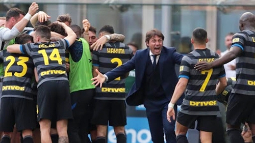 Conte và niềm cảm hứng từ... MU giúp Inter vô địch Serie A sớm