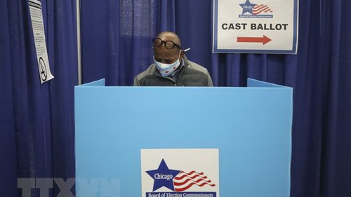 Bầu cử Mỹ 2020: Giáo sư Mỹ nhận định phương thức bỏ phiếu đa dạng khiến kết quả khó đoán