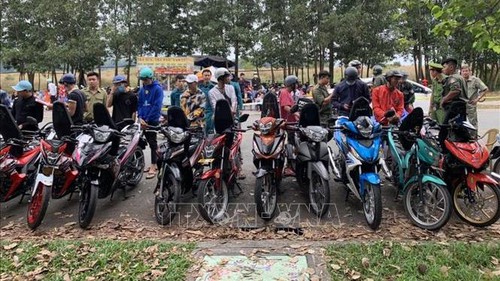 Vây bắt nóng 60 'quái xế' tụ tập đua xe