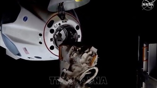 Tàu SpaceX đưa 4 phi hành gia trên ISS trở về Trái đất