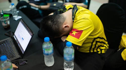 Những khoảnh khắc trái ngược trong Chung kết VFL mùa Hè 2022