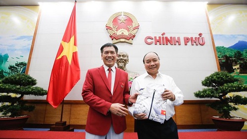 Thủ tướng Nguyễn Xuân Phúc gặp và chúc mừng đoàn TTVN dự SEA Games 29