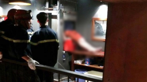 Hà Nội: chết thảm vì kẹt đầu trong thang máy