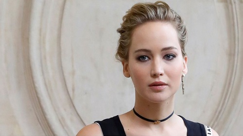 Jennifer Lawrence suýt mất mạng khi máy bay đang bay hỏng động cơ