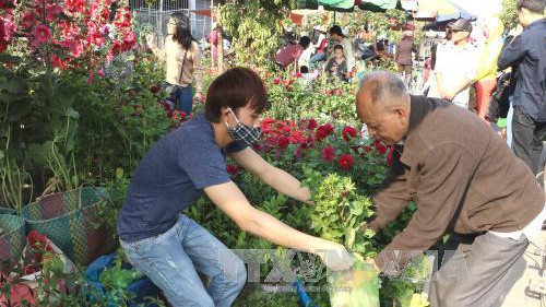 Tăng thuế VAT hàng tiêu dùng khiến người thu nhập thấp 'tổn thương'