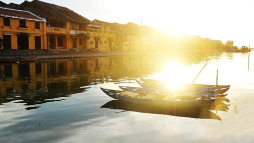 Hà Nội, miền Bắc lạnh về đêm và sáng sớm, Nam Bộ ngày nắng, đêm mưa