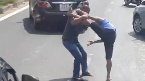 Sau va quệt, người với người vẫn phải... là bạn!