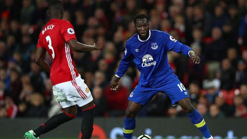 'Lukaku chỉ đá hay ở đội bóng trung bình. Áp lực ở M.U khác lắm!