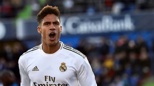 MU xác nhận đạt thỏa thuận với Real Madrid về Varane