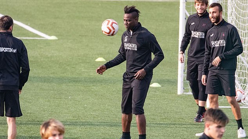 Balotelli tập luyện cùng CLB hạng 4 tại Italy