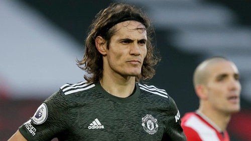 Neville khuyên MU nên 'giáo dục lại' Cavani