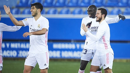 Alaves 1-4 Real Madrid: Bùng nổ trong ngày vắng Zidane