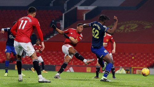 Cuộc đua vô địch Ngoại hạng Anh: MU phả hơi nóng vào gáy Man City