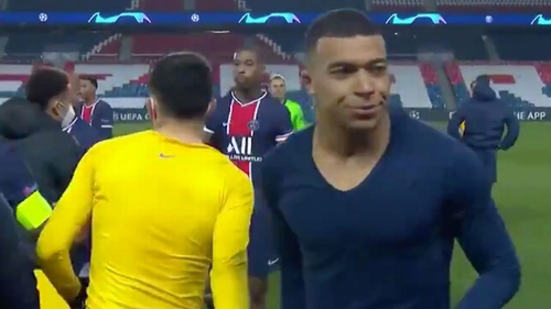 Mbappe từ chối cơ hội đổi áo với Messi