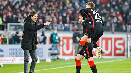 Soi kèo nhà cái Frankfurt vs Freiburg. Nhận định, dự đoán bóng đá Bundesliga (22h30, 10/4)