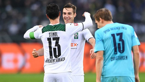 Soi kèo nhà cái Furth vs Glabdach. Nhận định, dự đoán bóng đá Bundesliga (20h30, 9/4)