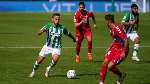 Soi kèo nhà cái Real Betis vs Elche. Nhận định, dự đoán bóng đá La Liga (02h30, 16/8)