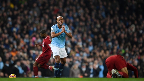 Juergen Klopp: 'Thế quái nào mà Kompany không phải nhận thẻ đỏ trực tiếp?'