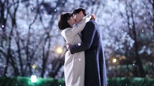 'While You Were Sleeping' là bộ phim đáng xem nhất 2017