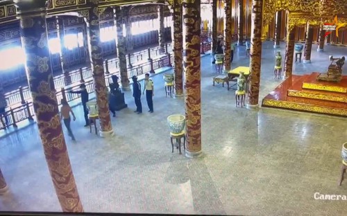 Tạm giữ hình sự đối tượng xâm phạm và làm hư hỏng ngai vàng ở Điện Thái Hòa