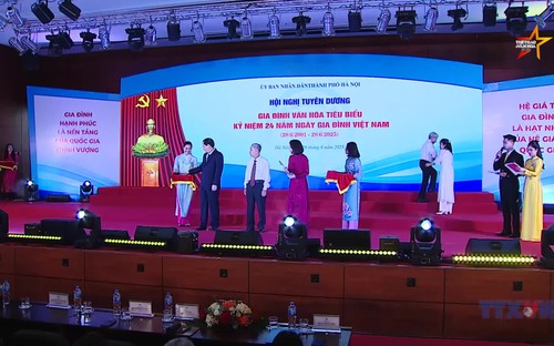Hà Nội tuyên dương 80 gia đình văn hoá tiêu biểu