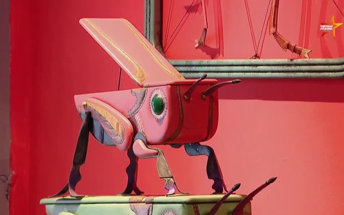 Bước vào thế giới kỳ ảo của Tạ Huy Long 