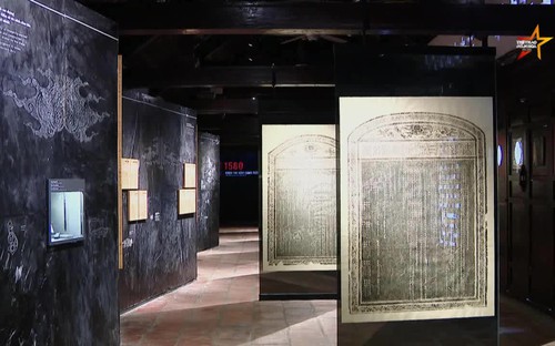 Trưng bày ‘Sử đá lưu danh’: Công nghệ đưa tư liệu trên bia tiến sĩ thành hình ảnh số sinh động