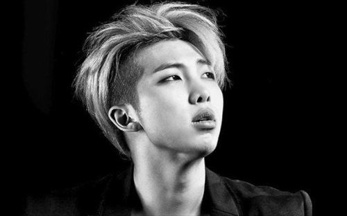 Kpop: Chàng trưởng nhóm RM của BTS tiếp tục khiến ARMY tự hào vì khả năng truyền cảm hứng