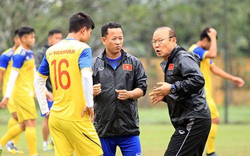 Bóng đá Việt Nam: Duy Mạnh chấn thương nặng, Thầy Park đau đầu với bài toán nhân sự ở ĐT Việt Nam