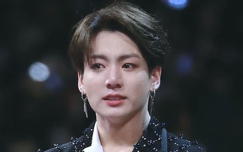  Jungkook (BTS) có nguy cơ bị tước Huân chương Văn hóa vì đến bar trong mùa dịch?