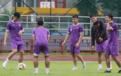 Mùa mưa ở Singapore và thách thức cho thầy trò HLV Park Hang Seo tại AFF Cup 