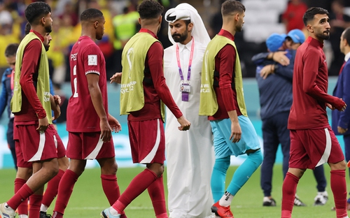 Qatar gây thất vọng ở World Cup 2022: Hàng tỷ USD không thể đổi lấy đẳng cấp