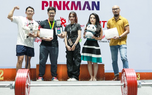 Nhà vô địch Powerlifting Việt Nam nâng tổng mức tạ 732,5kg