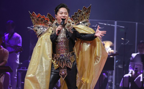Showbiz Việt 26/11: Tùng Dương níu chân khán giả đến nửa đêm; Hậu trường The Masked Singer Vietnam được người trong cuộc tiết lộ