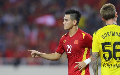 Việt Nam 2-1 Dortmund: Ngược dòng ngoạn mục  