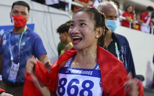 Nguyễn Thị Oanh phá kỉ lục SEA Games 31