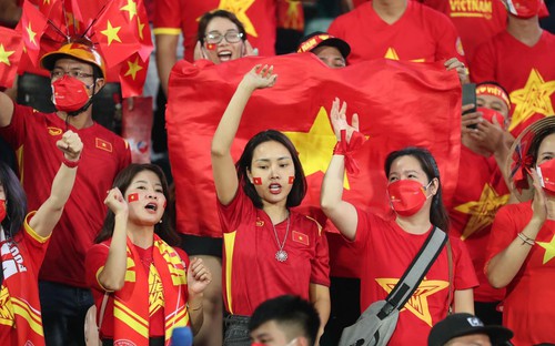 Khán giả đất Tổ mở hội ngày U23 Việt Nam ra quân tại SEA Games 31