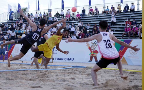 Bóng ném bãi biển Việt Nam thắng trận đầu ở SEA Games 31