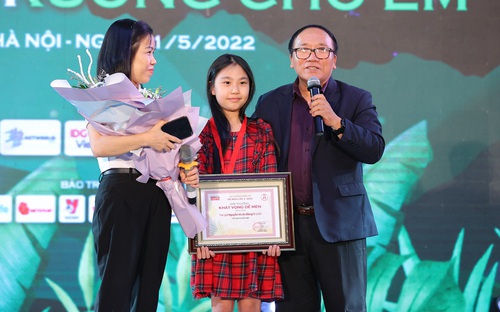 Nguyễn Vũ An Băng - Ấn tượng cây bút nhí đạt giải Khát vọng Dế mèn