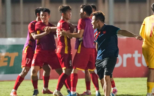 U19 VIỆT NAM 1-1 U19 THÁI LAN: Nhất bảng A, U19 Việt Nam vào bán kết