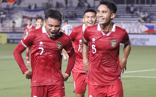 Video bàn thắng Philippines 1-2 Indonesia: Thầy trò HLV Shin Tae Yong vào bán kết với vị trí nhì bảng B