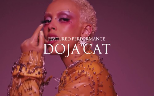 Doja Cat táo bạo trong The Victoria's Secret World Tour