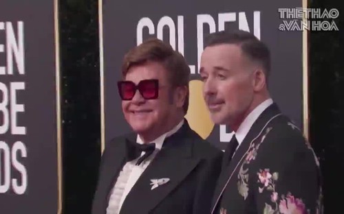 Danh ca Elton John nhập viện