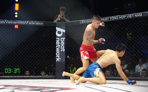 Lý Văn Huỳnh hạ knockout đối thủ, lần thứ ba vào chung kết LION Championship