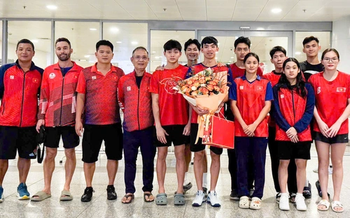Huy Hoàng tiếp tục toả sáng, bơi Việt Nam lập kỷ lục mới ở giải Châu Á
