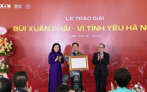 Họa sĩ Phạm Bình Chương: Hành trình 20 năm 'Xuống phố' để lưu giữ ký ức Hà Nội