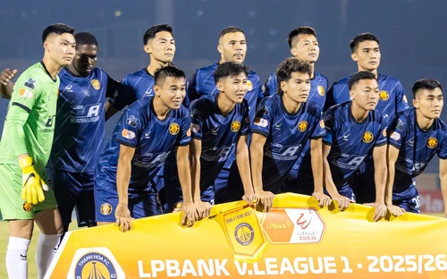 Bị FIFA cấm chuyển nhượng, Đông Á Thanh Hóa lún sâu vào khủng hoảng