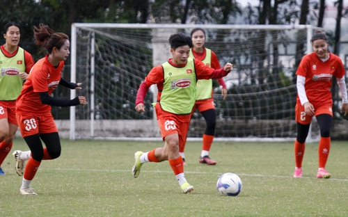 Đội tuyển bóng đá nữ Việt Nam chuẩn bị thể lực trước khi tập huấn Nhật Bản