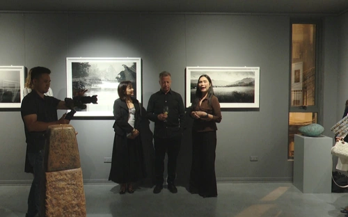 “Việt Nam - Hành trình 30 năm nghệ thuật” của nhiếp ảnh gia Peter Steinhauer